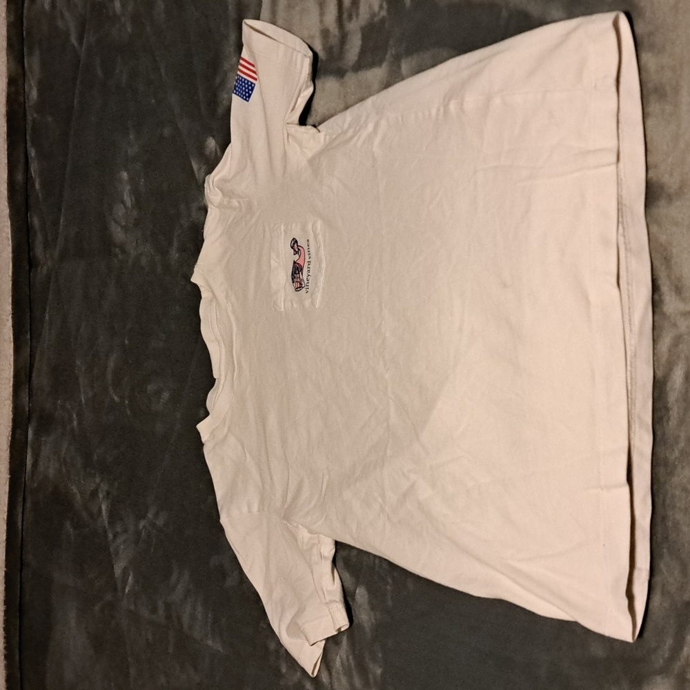 Vineyard vines tee shirt